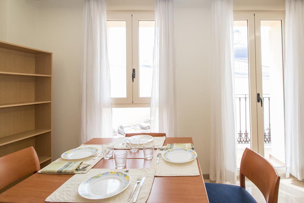 Viveros Apartments Valencia Szoba fotó
